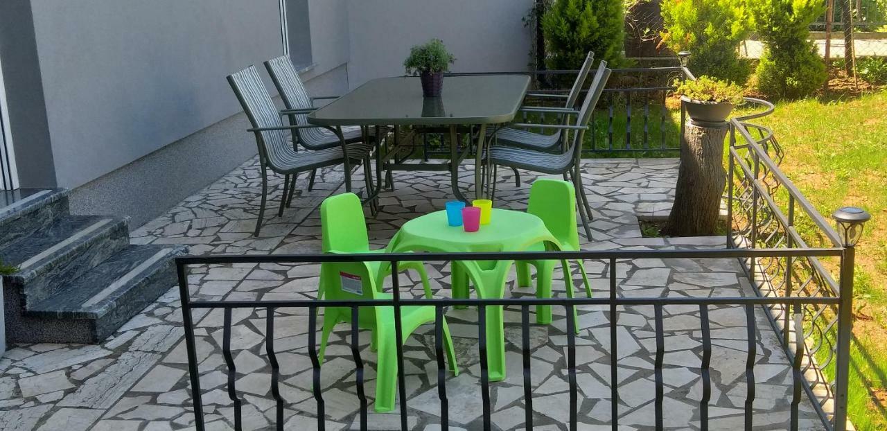 Ferienwohnung Rainbow Pula Exterior foto